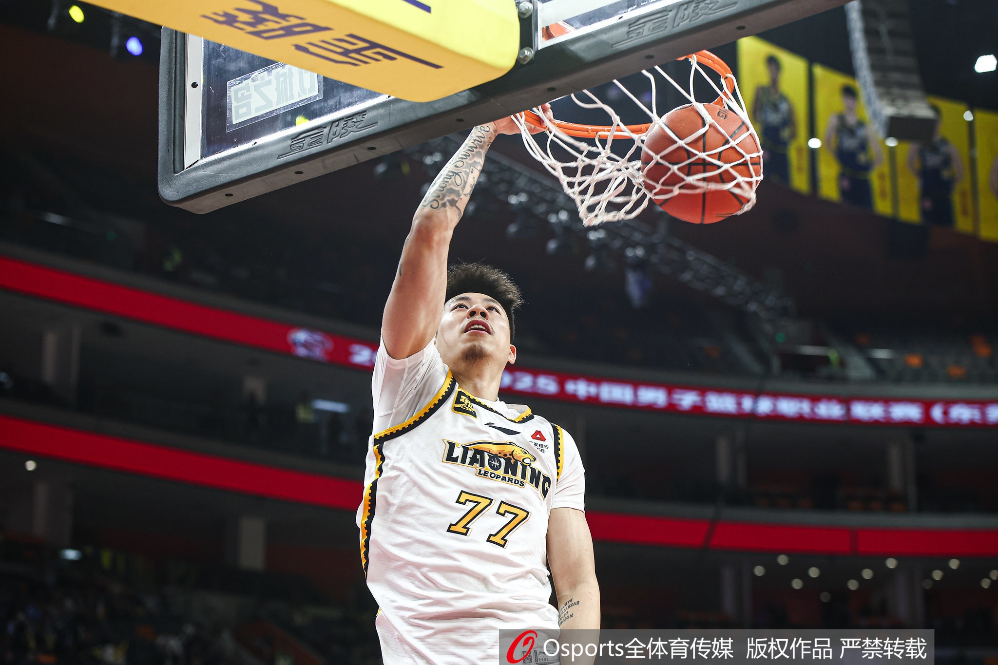 很拼！張鎮(zhèn)麟28投11中&三分14中5砍29分7板4助2斷 5個前場籃板
